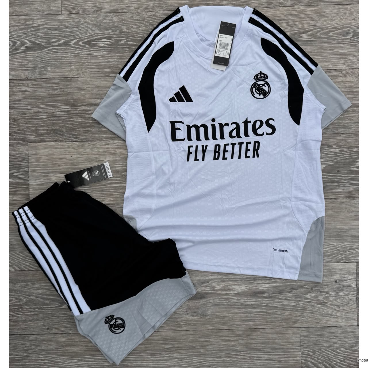 Ensemble Real Madrid Blanc